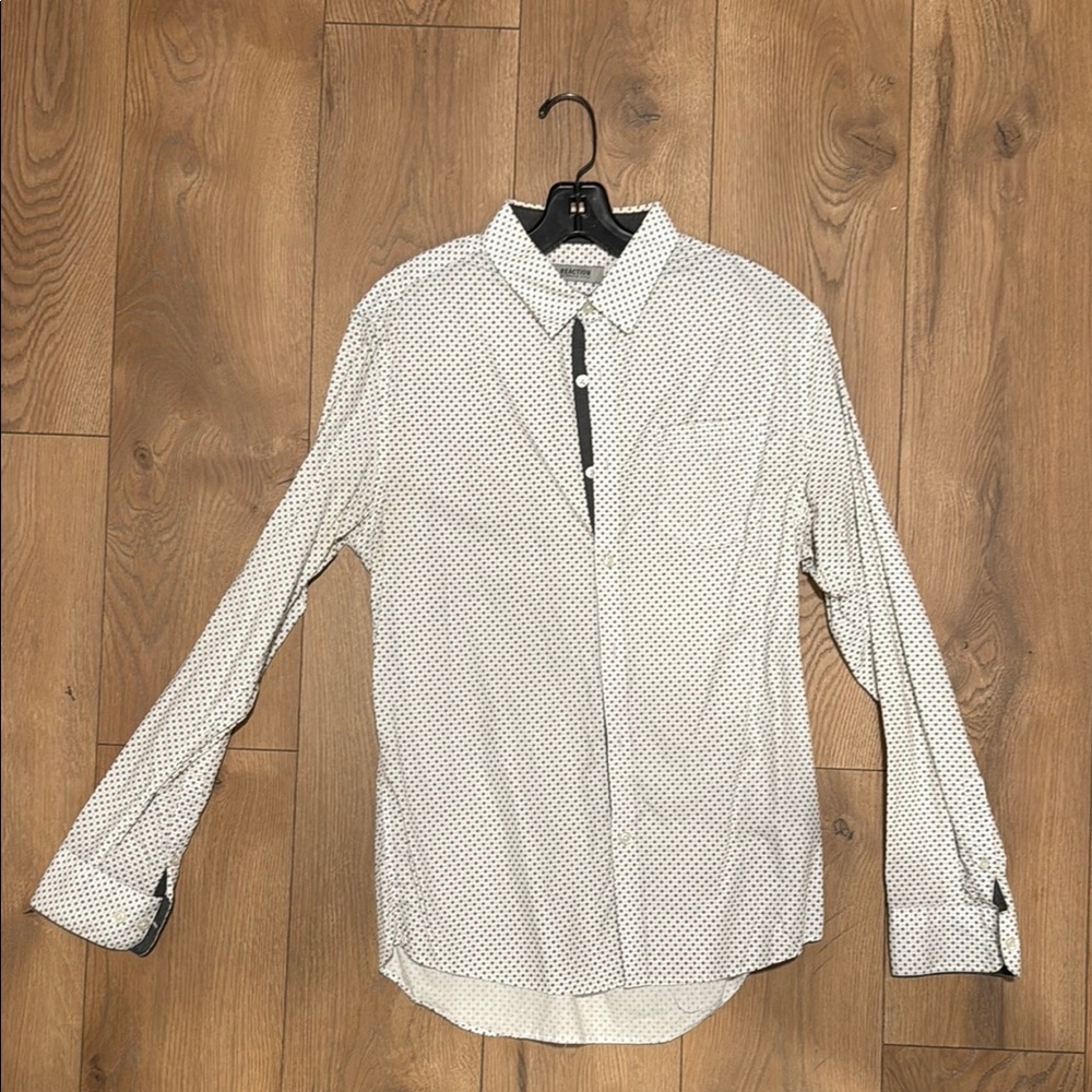 Kenneth Cole White and Black Casual Button Down Shirt